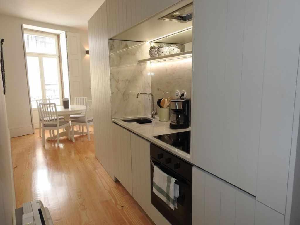 Oporto Delight 1 Luxury Apartment In Historic Center With Balcony Max 4 P المظهر الخارجي الصورة